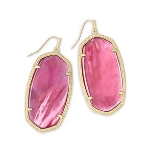 Kendra Scott Danielle earrings 🍓